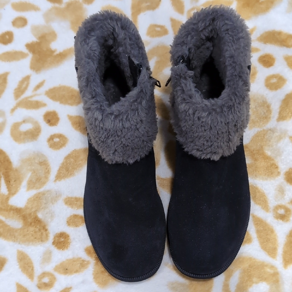 UGG Black Suede Plush Cuff Ankle Boots Women’s 8.5